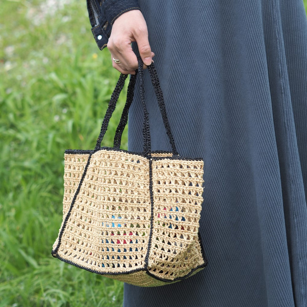 ラフィアかぎ編みバッグ 透かし正方形 NAT黒 | マンゴロベ