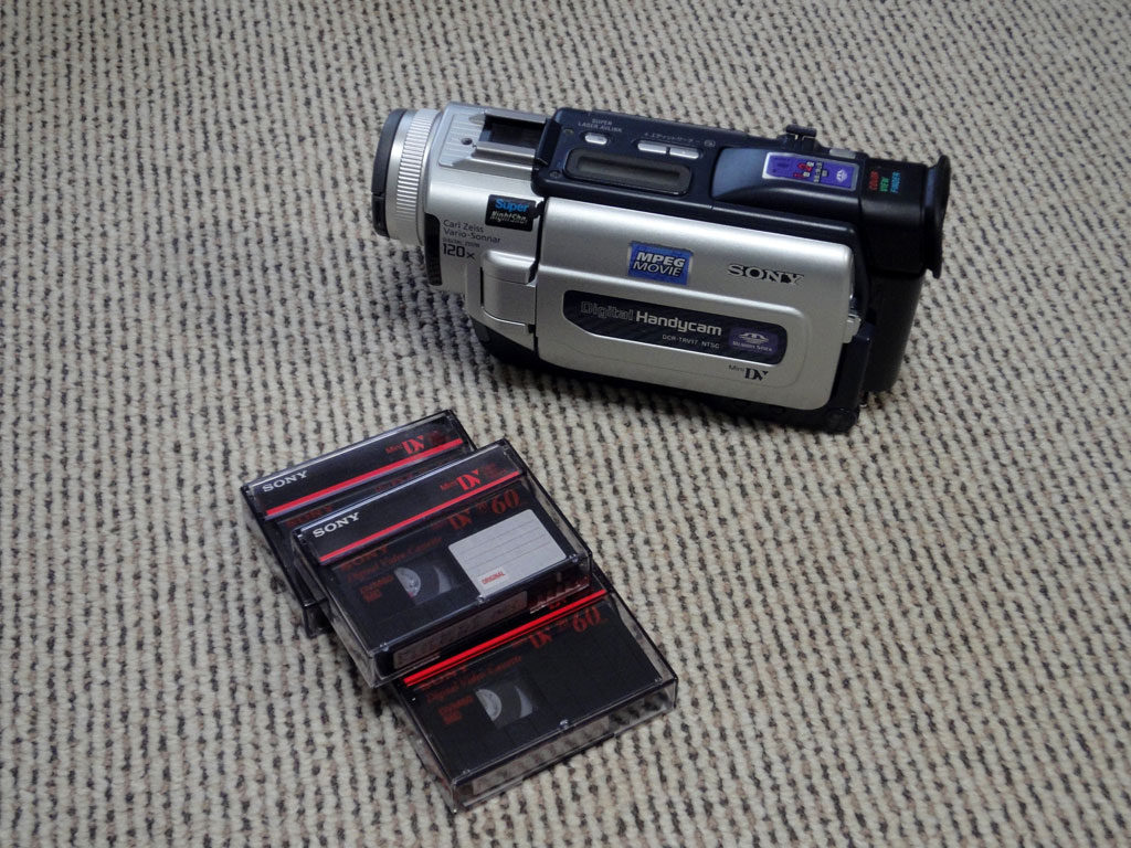DV_Handycam01-1024x768.jpg