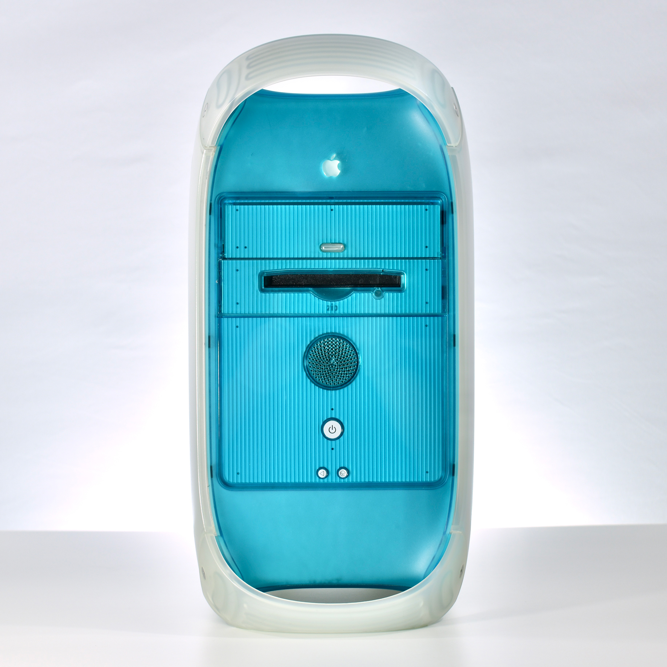 Power Macintosh G3 (300 MHz, “Blue & White,” 1999) – mattjfuller.com