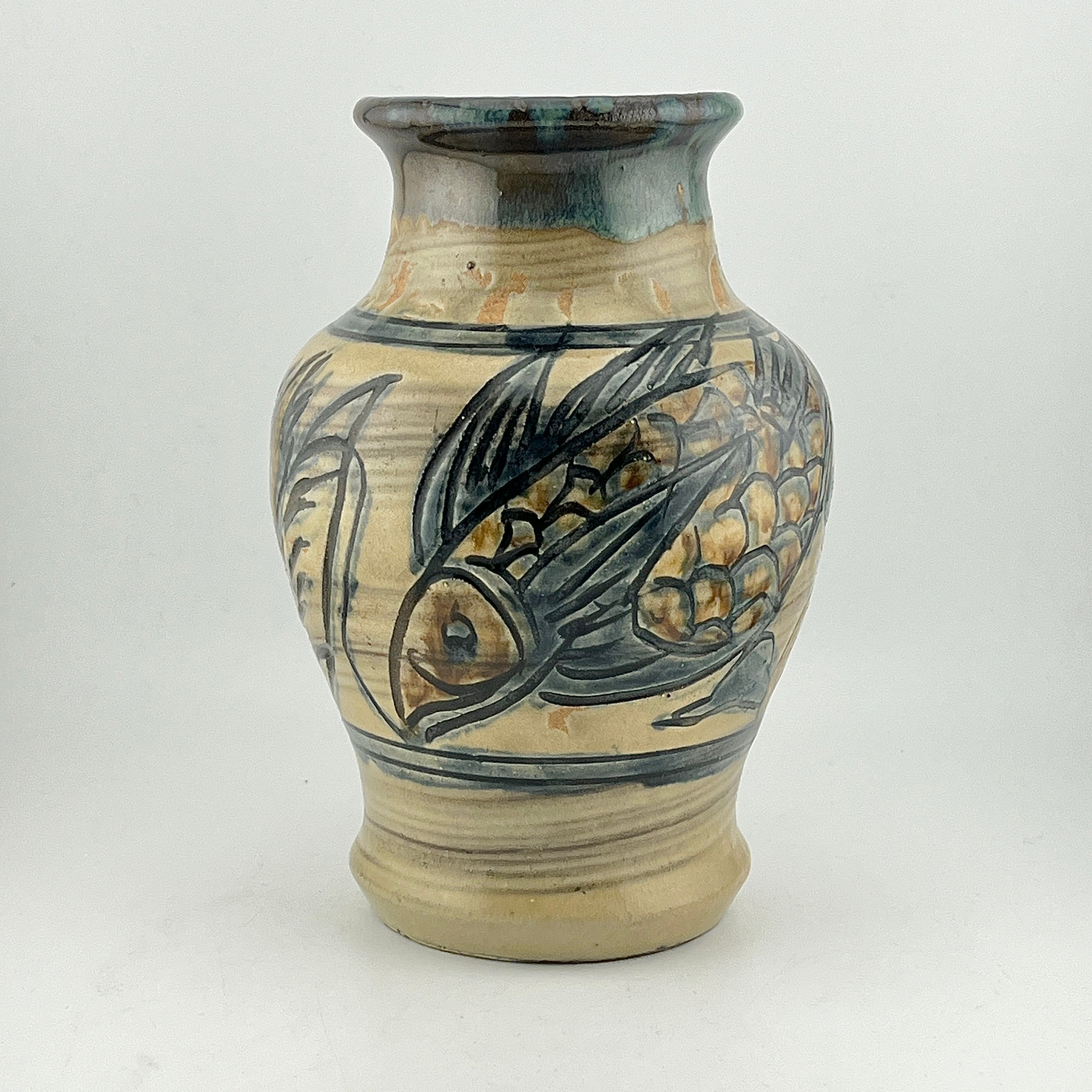 壺屋焼 人間国宝 金城次郎作 海老魚紋壺（花瓶） – 生活民芸 なかむた