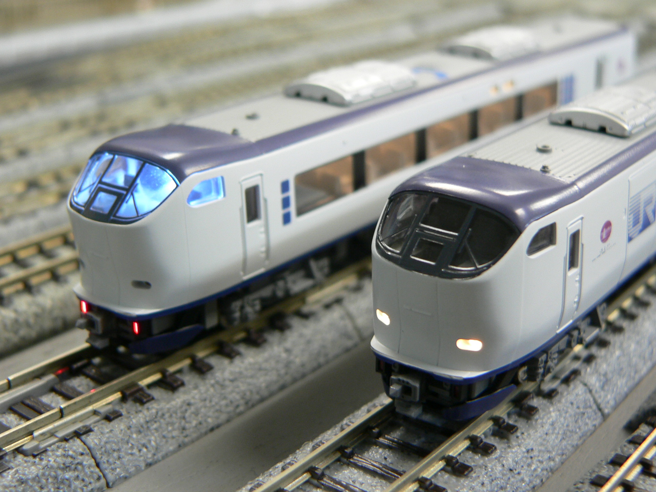 カトーの281系はるか6両セットの車掌室灯＆室内灯つき特製品を