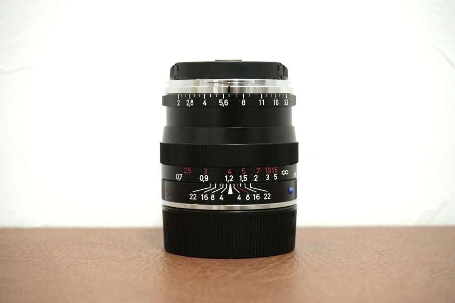 Carl Zeiss Planar T* 50mm F2 ZM Black 箱付き – まるかめら