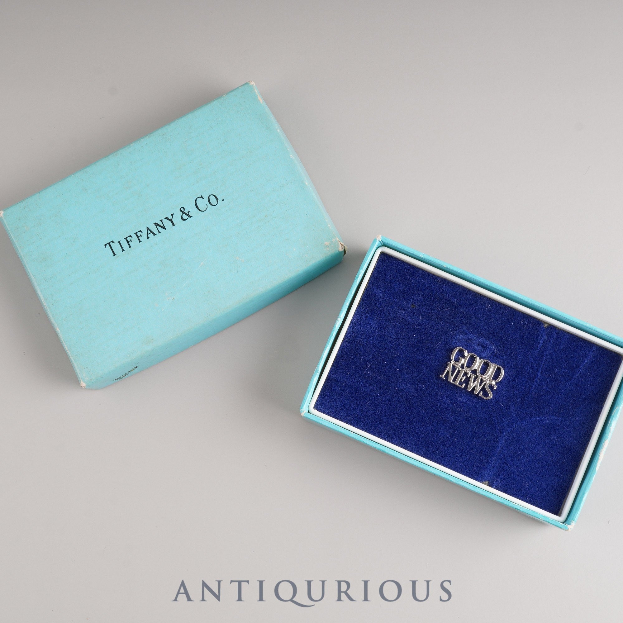 ティファニー ピンバッジ GOOD NEWS SV925 箱 | 東京銀座の