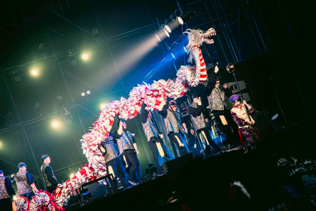 BLAZE UP初日、長崎の伝統芸能であるトグロを巻く龍がご挨拶