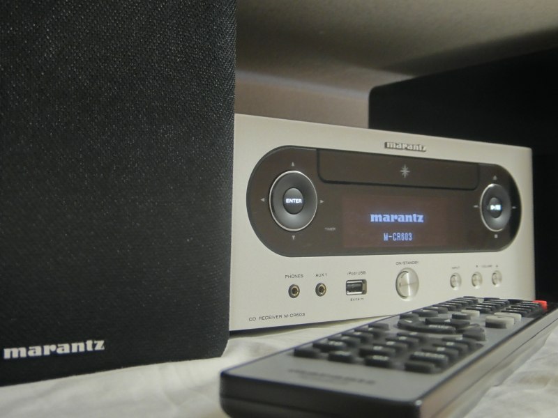 レビュー】ちょっとした隙間に置けちゃう：Marantz M-CR603: 碧き流星