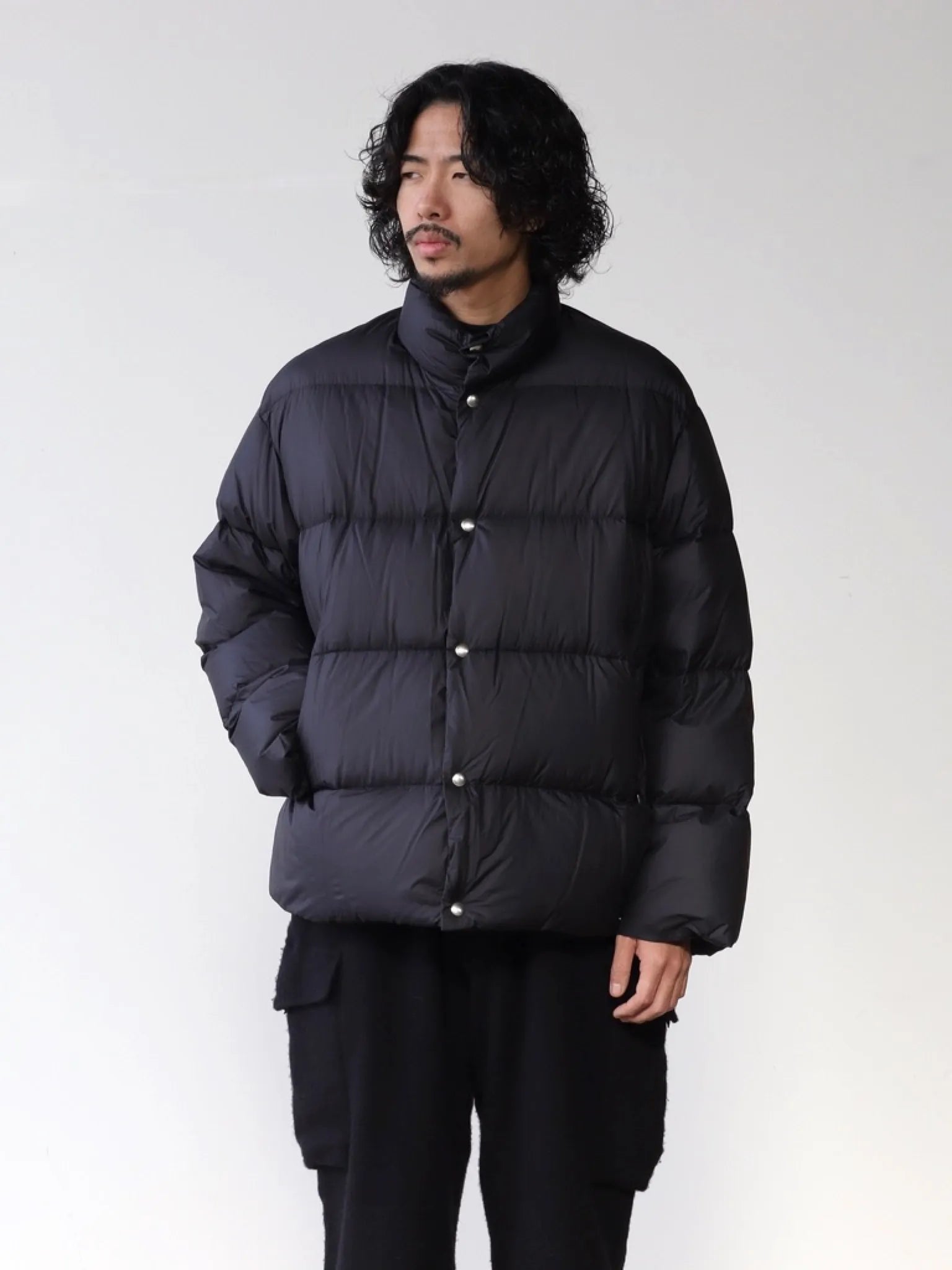 COMOLI ダウン ジャケット BLACK | CASANOVA&CO (カサノヴァアンドコー