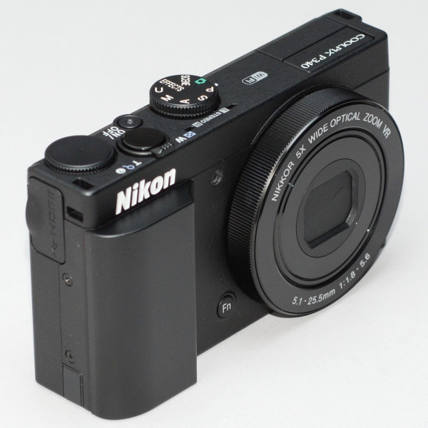 ニコンCOOLPIX P340/P330用のカメラグリップ - デジカメ Watch Watch