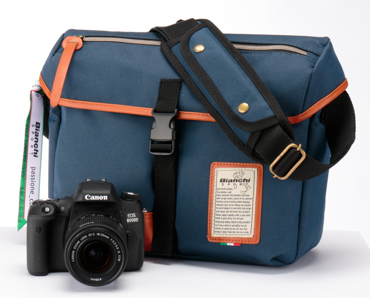 Canon EOS 700D 一眼レフカメラ TRANSAM バッグ付き Canon EOS 700D