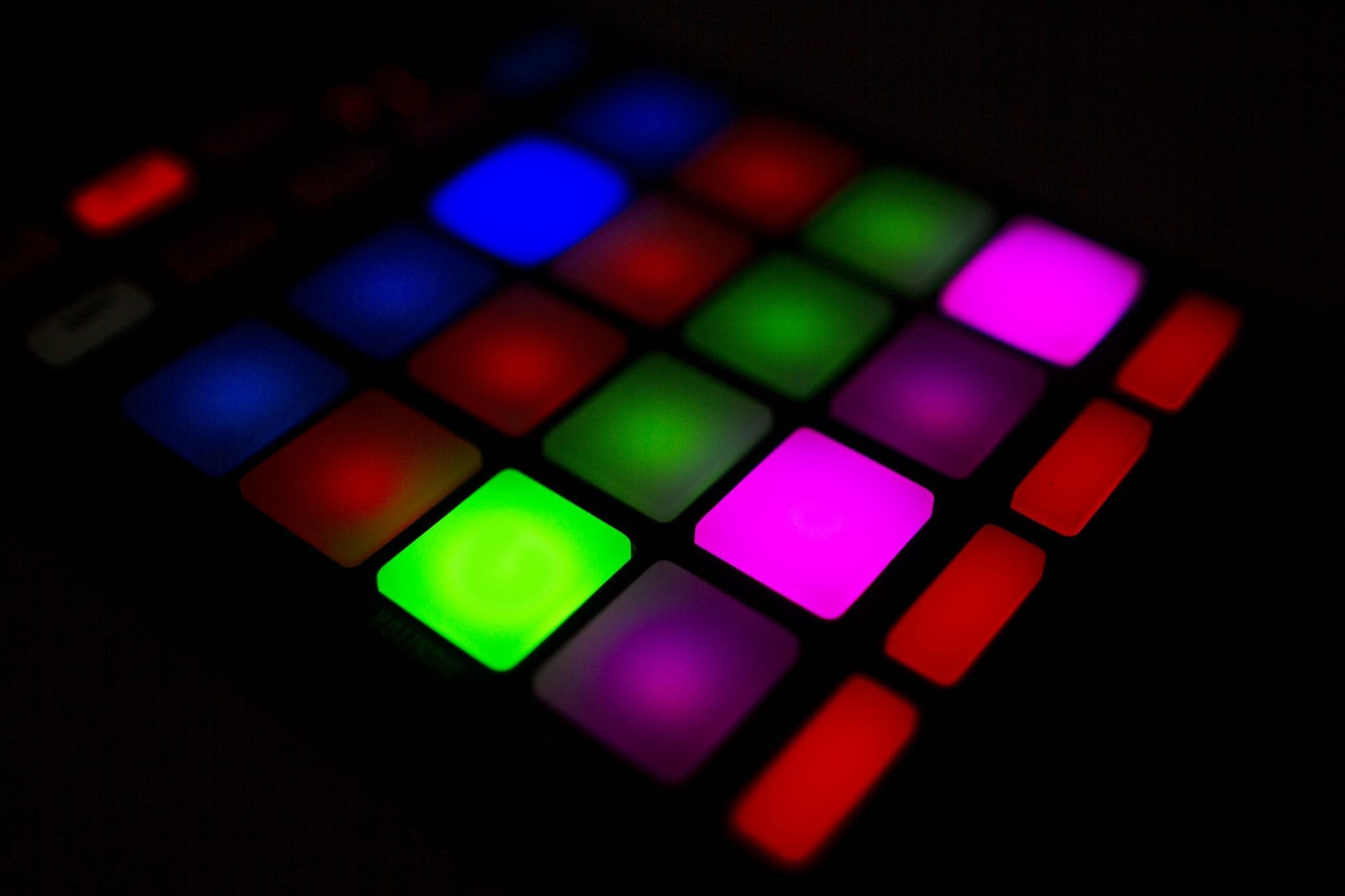 Native Instruments Traktor Kontrol F1 DJ Controller