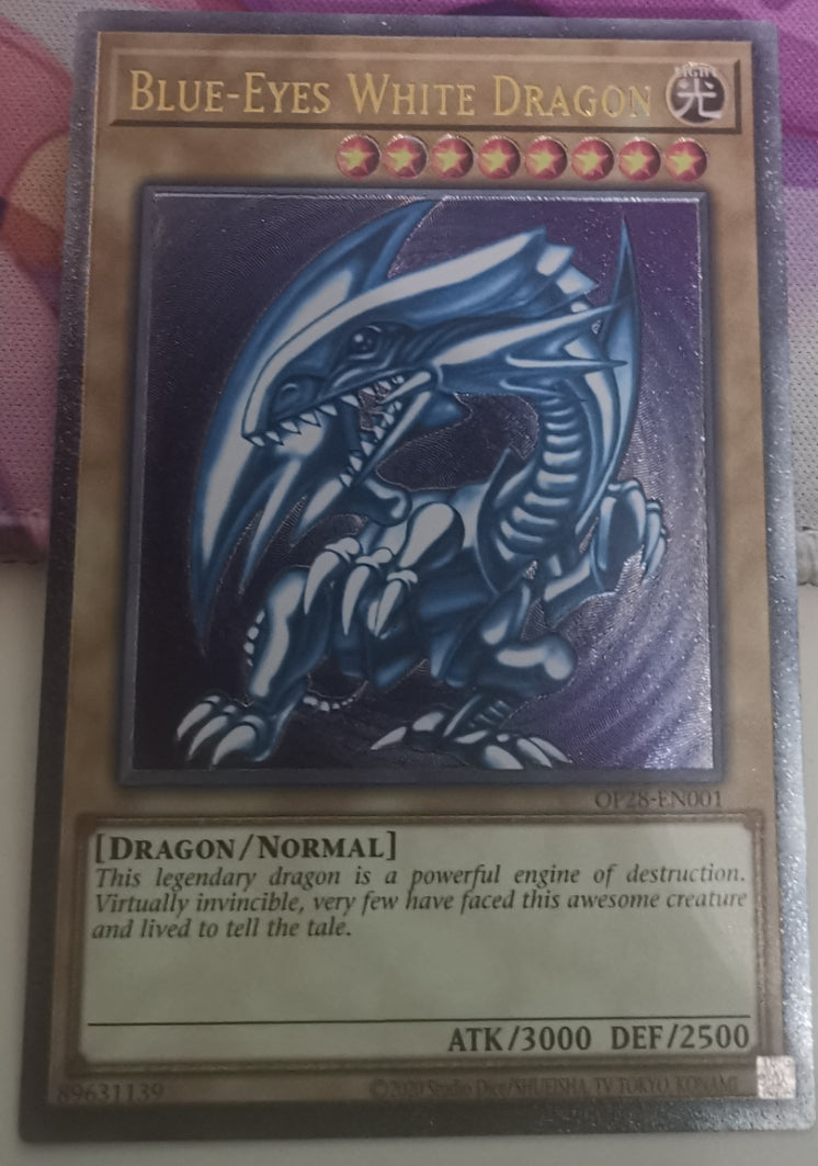 受注発送】EU版 青眼の白龍(アルティメットレア)