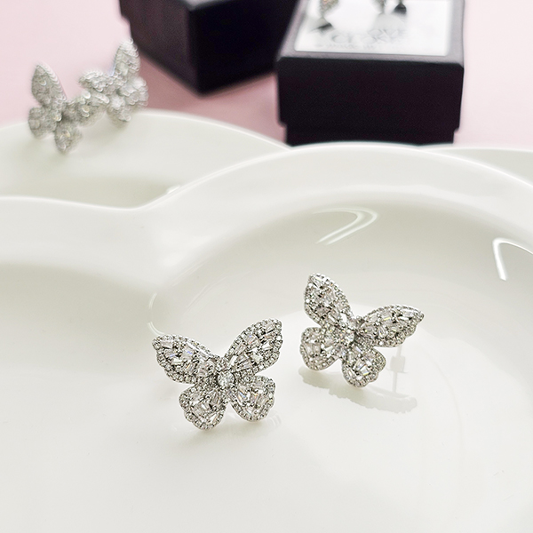 SELECT】バタフライピアス ピアス、イヤリング ＆ LOVE CLOSET