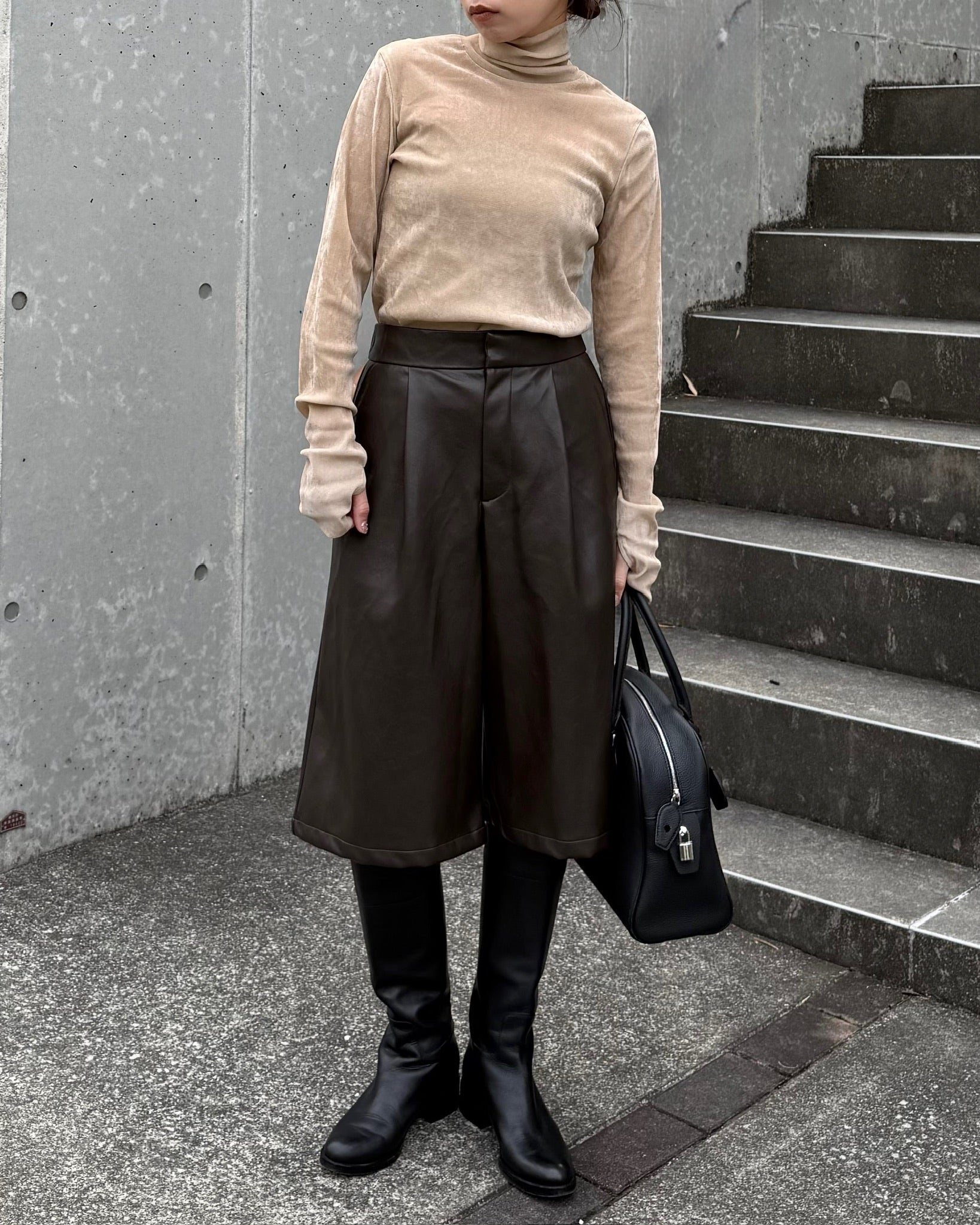 フェイクレザーガウチョパンツ 2225 – gypsophila