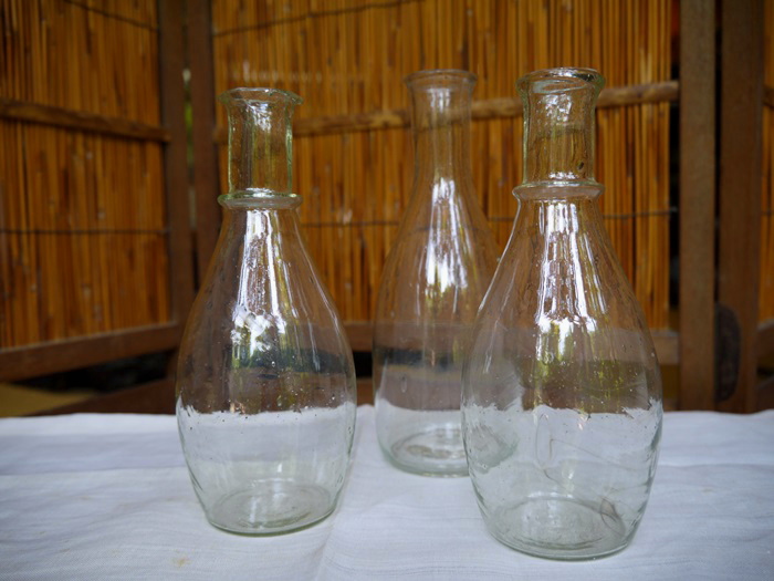 アンティークガラス徳利3本 大正～ g-64 | ギャラリーHISAKO｜大分
