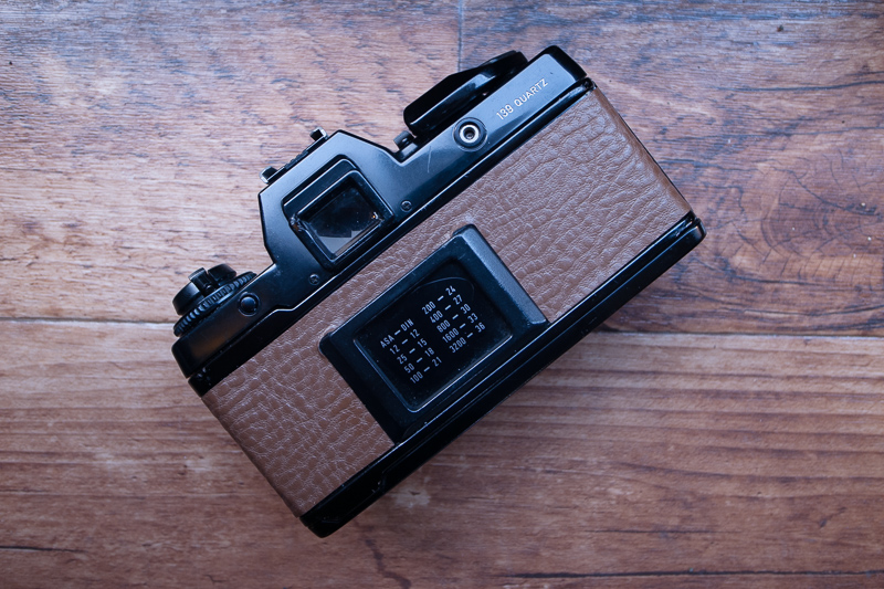 古くてもスマートデザインな CONTAX 139 Quartz に恋をしたので仲良く