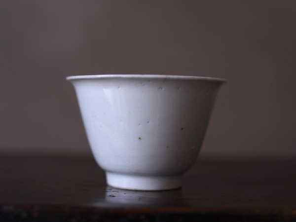 初期伊万里白磁盃