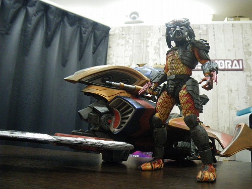 プレデターの必殺ビークル！！ネカの新作『ブレード・ファイター』を