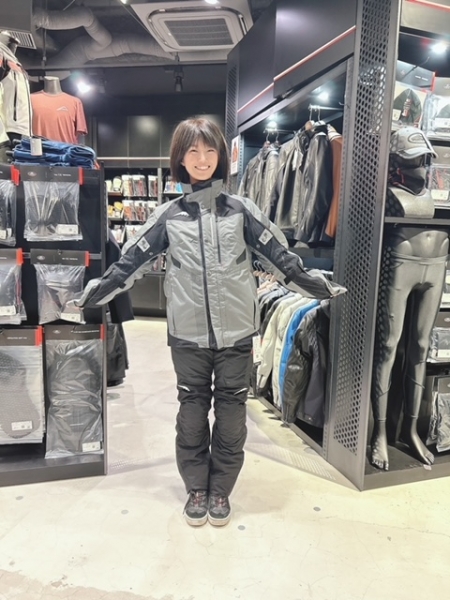 にゃんばさんにアロフト上下を着てもらいました！：KUSHITANI横浜店