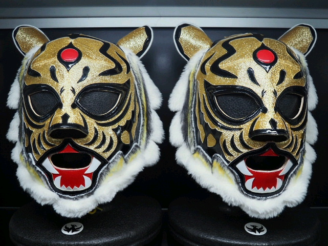 4代目タイガーマスク マスク剥ぎ 素顔見え カスタムソフビ HAO絶版