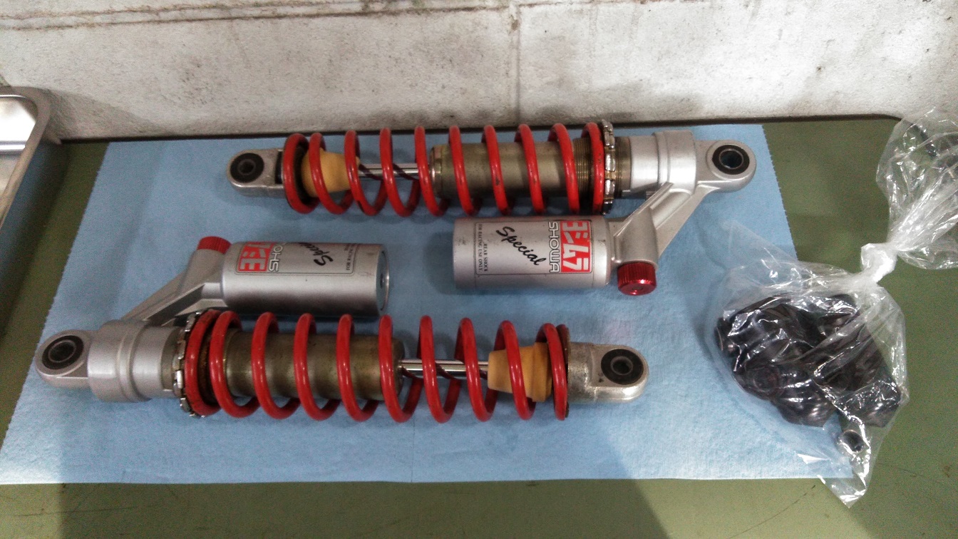 ヨシムラSHOWAのツインショック | johnny's factory