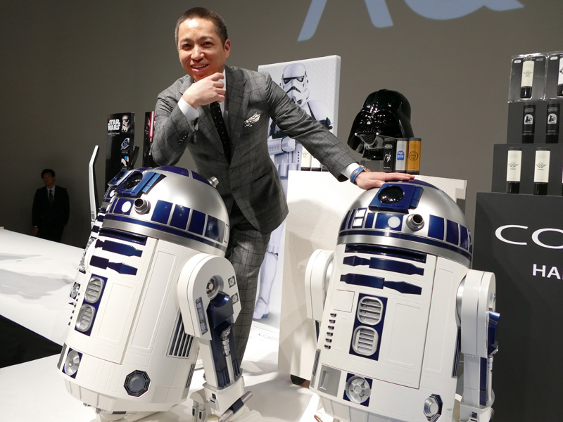 強烈なスター・ウォーズファンにも満足してもらえる”100万円のR2-D2型