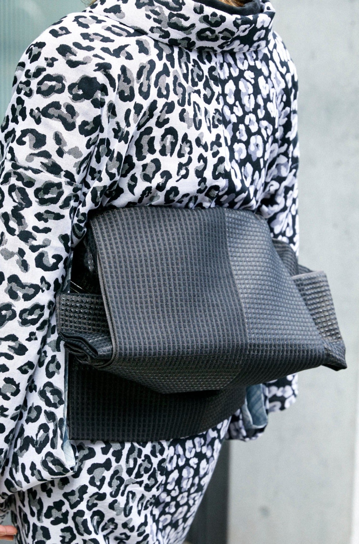 袋帯｜漆市松 黒｜西陣織 ｜正絹（お仕立て代込み）