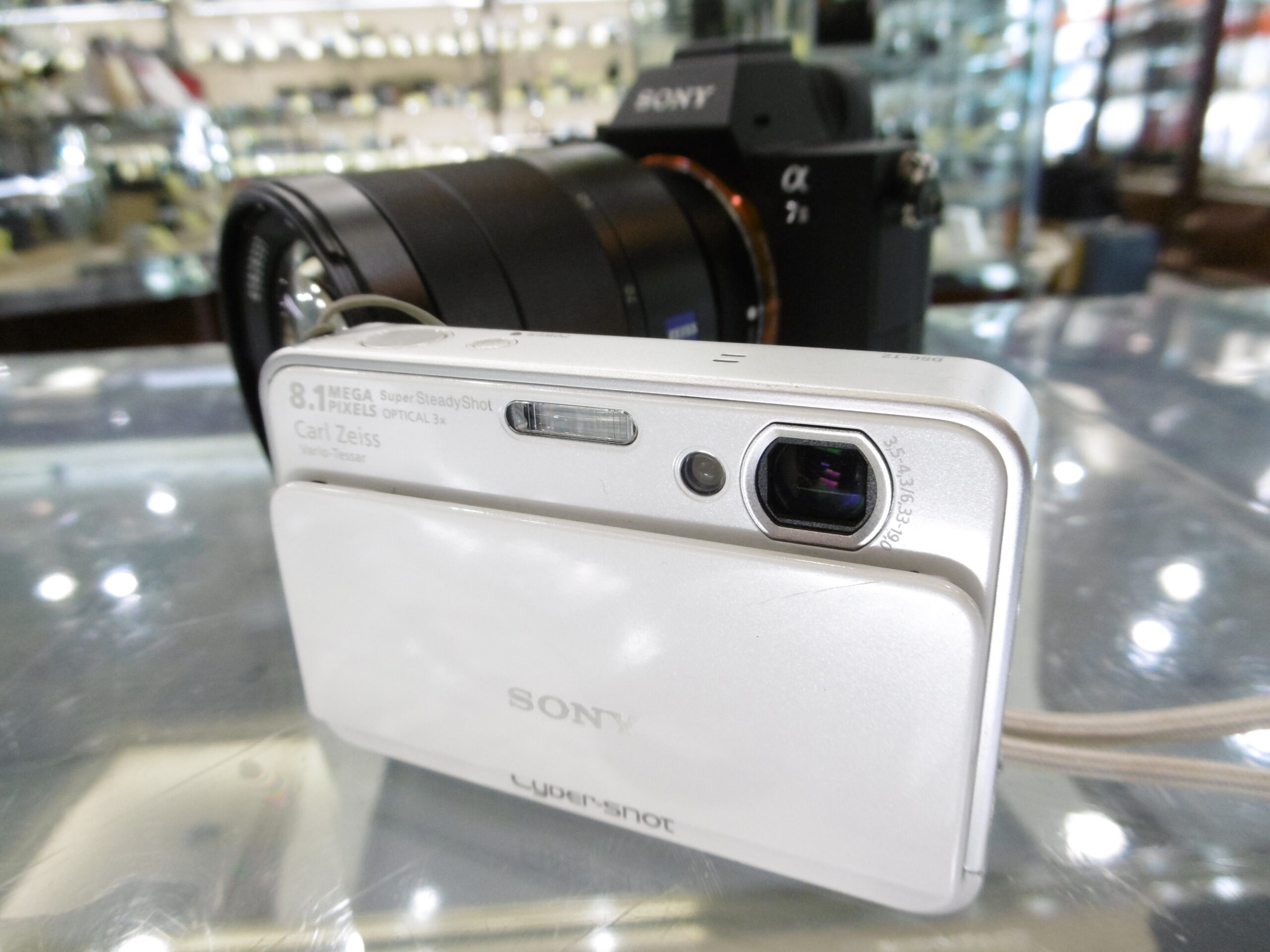 CCD コンパクトデジタルカメラ「SONY DSC-T2」