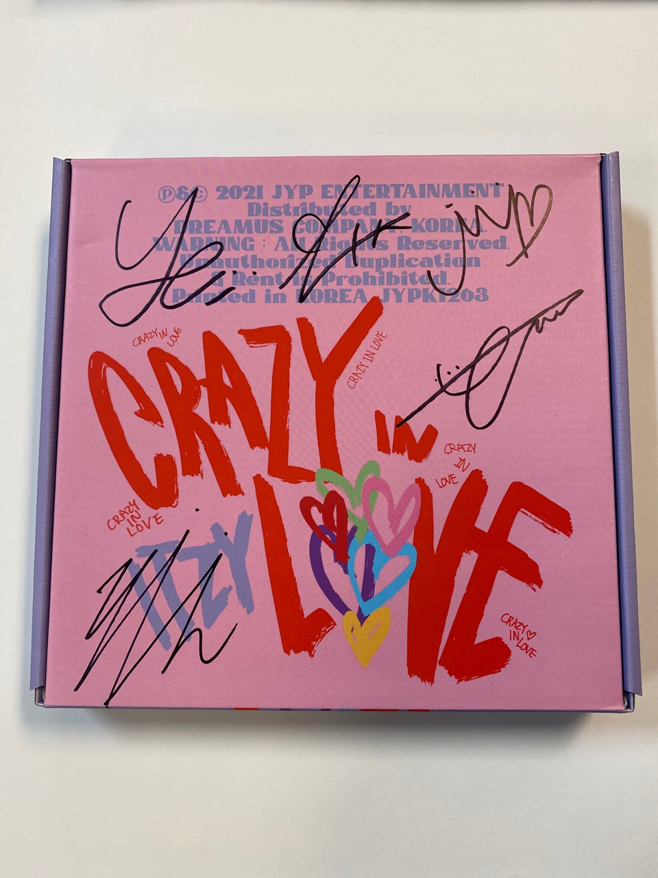 ITZY (있지) | The 1st Album [CRAZY IN LOVE] | AUTOGRAPHED ALBUM