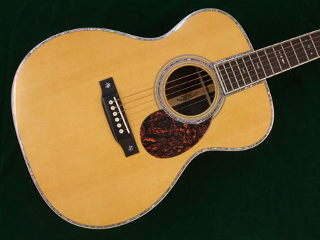 Martinを求める旅】Martin OM-42【試奏レビュー】 : 木の温もりを鉄弦