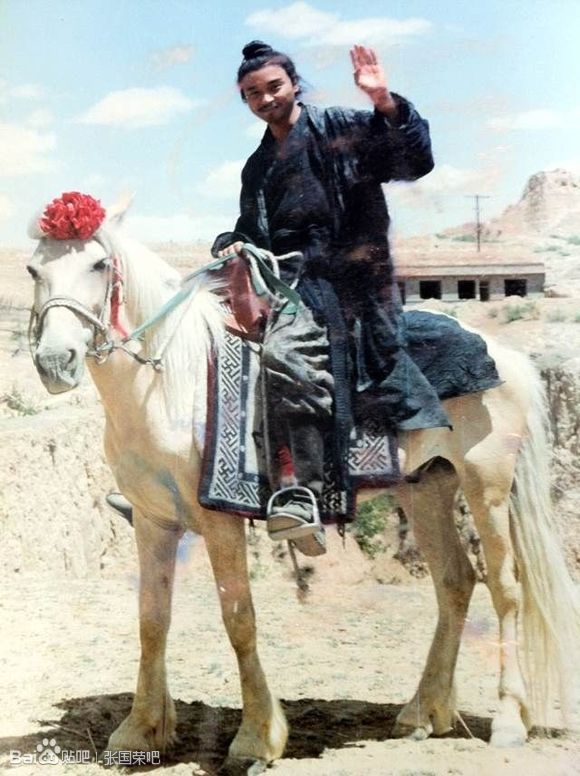 93年頃？『楽園の瑕』撮影中 馬に乗ったレスリー・チャン(張國榮