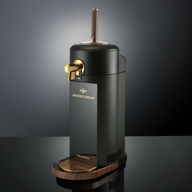 ビールをゆっくり注いで楽しむ、“美細”な泡と香り。｜Pen Online