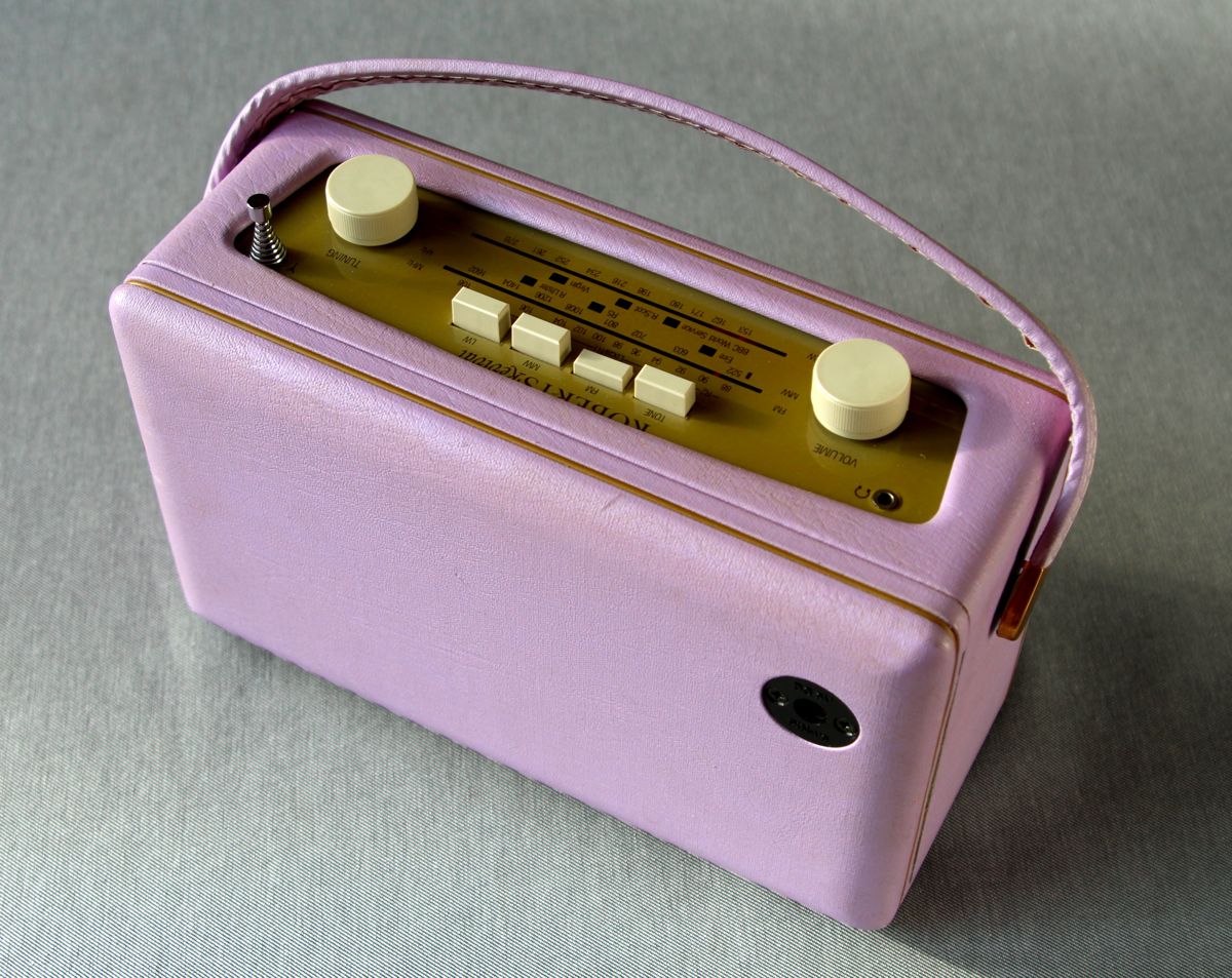 ROBERTS R250 REVIVAL RADIO LILAC - Radio Retro