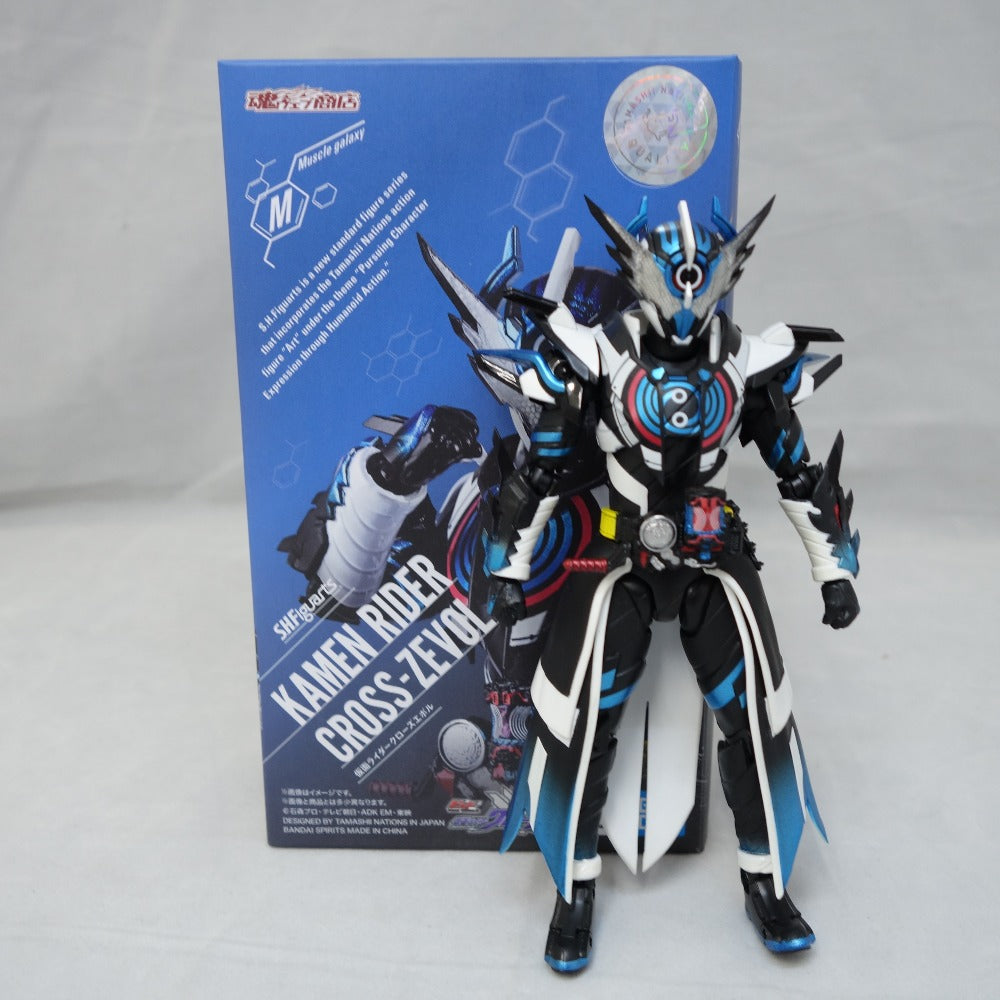 S.H.Figuarts 仮面ライダークローズエボル 「ビルド NEW WORLD 仮面