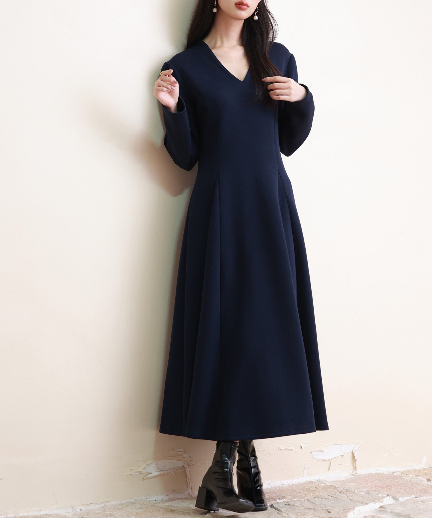 ポンチ素材Vネックゴアードワンピースsdp0177 ネイビー – [公式]SAISON