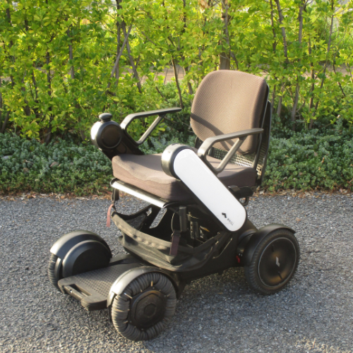 中古特価120,000円】WHILL Model C 電動車椅子 ホワイト｜次世代型