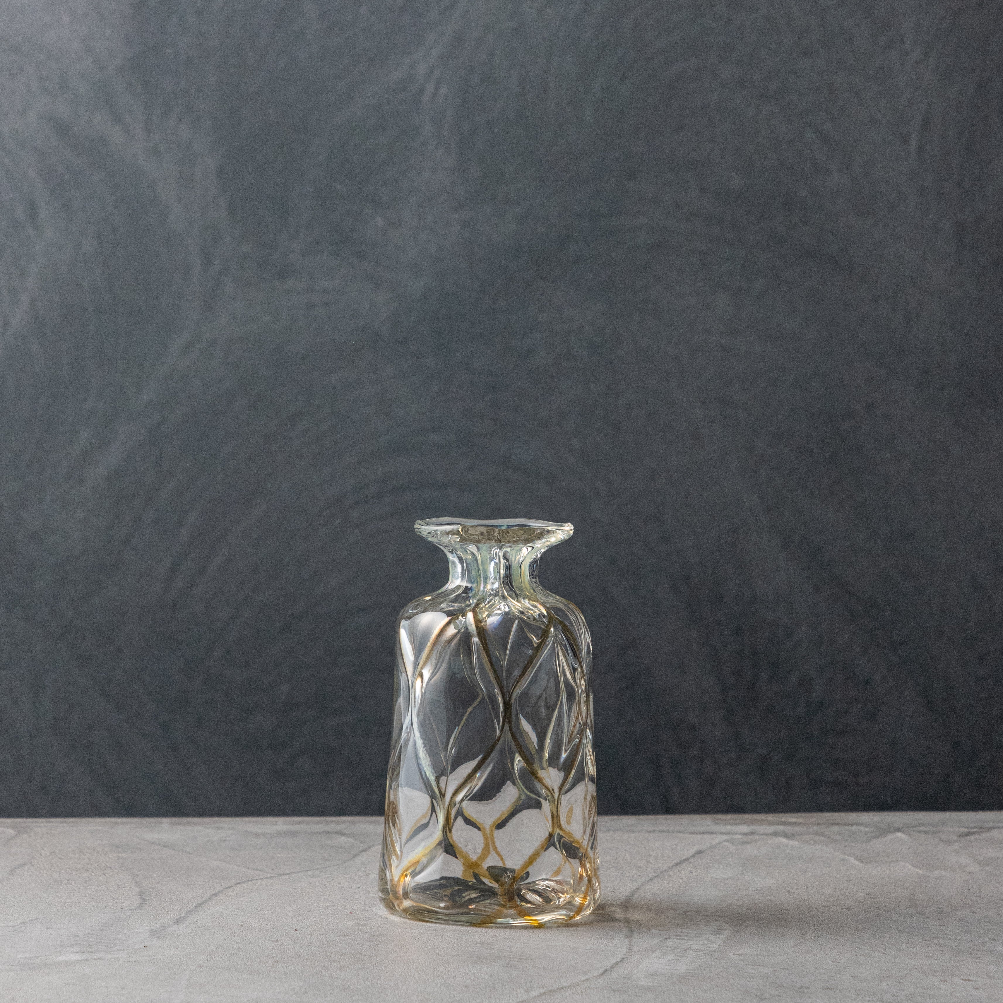 ガラス専門店｜ガラス工房マル｜花瓶 ロックなガラス 金あみ（四角