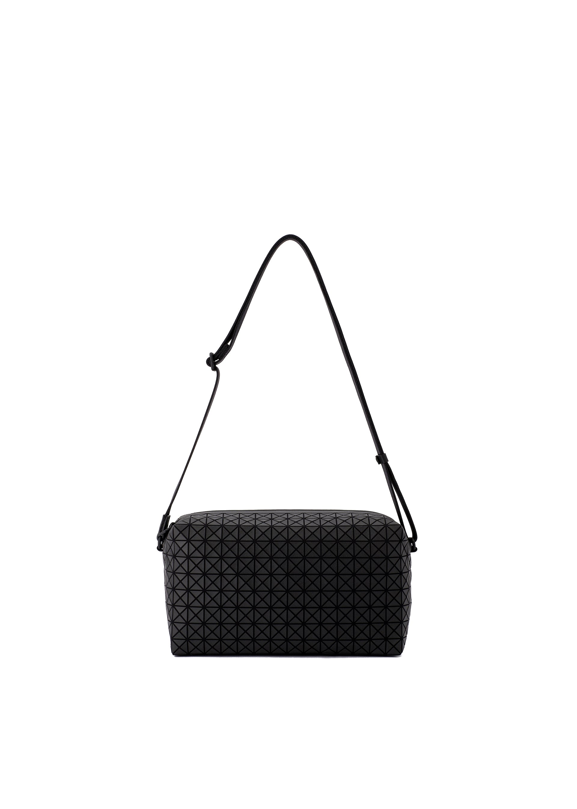 SADDLE BAG – ISSEY MIYAKE ONLINE STORE