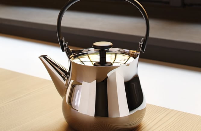 深澤直人がデザインした”やかんとティーポットを一つにした製品