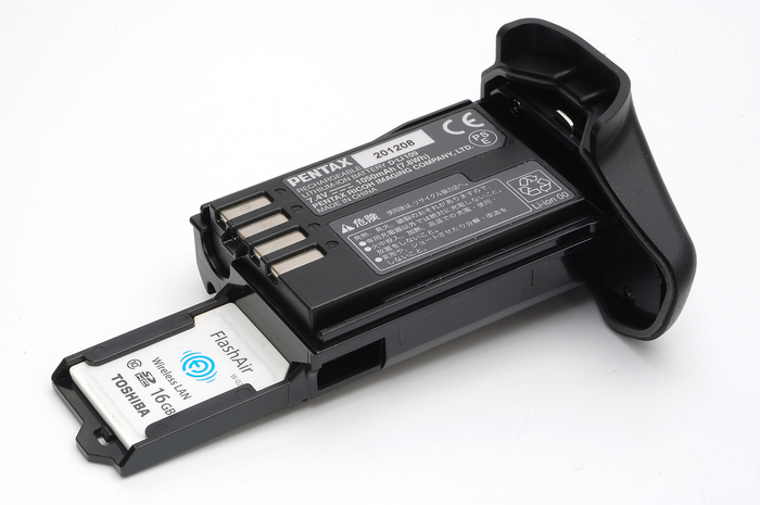 カメラの八百富｜ペンタックス PENTAX KP 用のバッテリーグリップ D