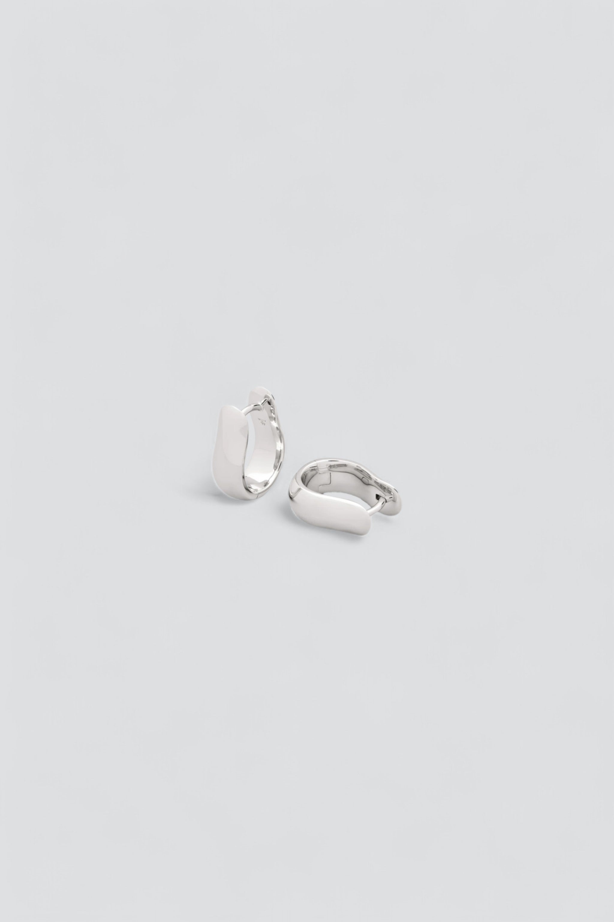 SilverSmallOysterHoops01-