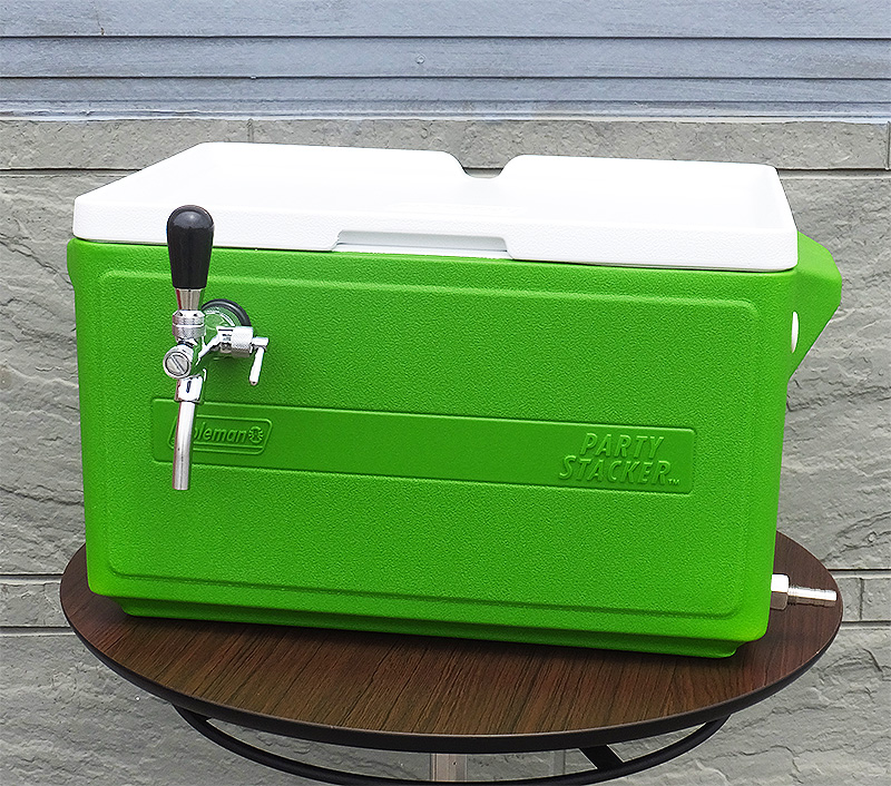 クーラーボックスとしても使えるアメリカン・ビールサーバー 33型