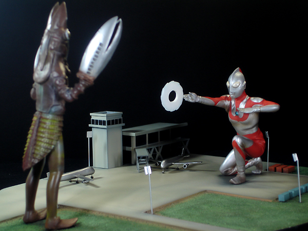 怪獣無法地帯】 MG ウルトラマンBタイプ対バルタン星人二代目 ジオラマ