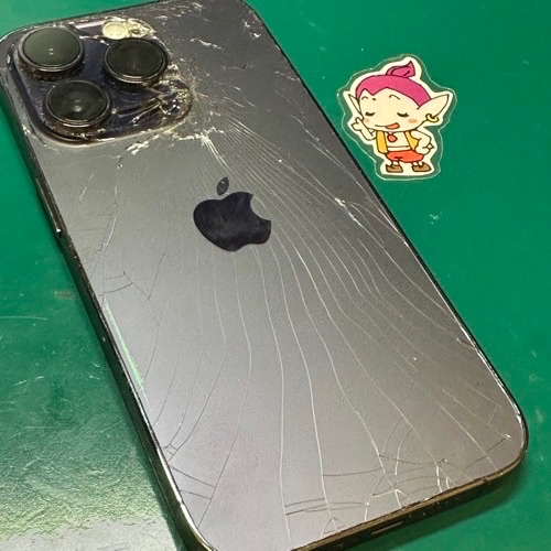 新宿区からのお客様 iPhone14Pro｜背面フレーム交換修理 - 立川の