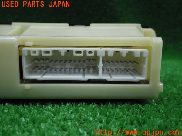 ハイラックスサーフ(RZN185W 185系)後期 純正 オートエアコン スイッチ