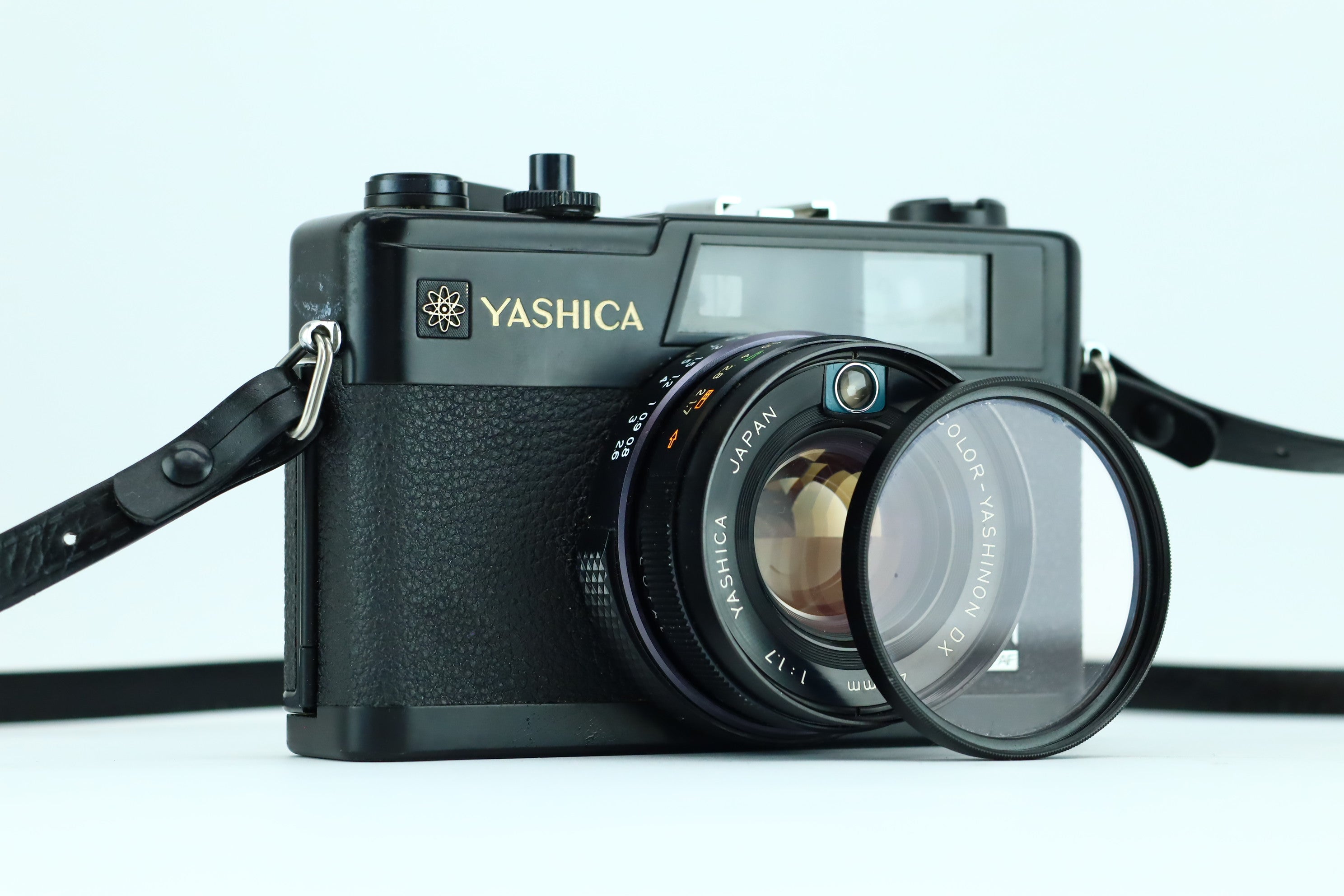 Yashica Electro 35 GX with Color-Yashinon DX 40mm 1:1.7 – Hard to