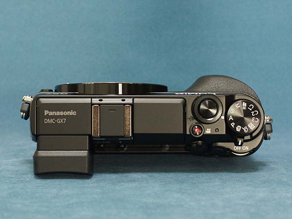 パナソニック Panasonic LUMIX DMC-GX7の外観をみる ミラーレスカメラ