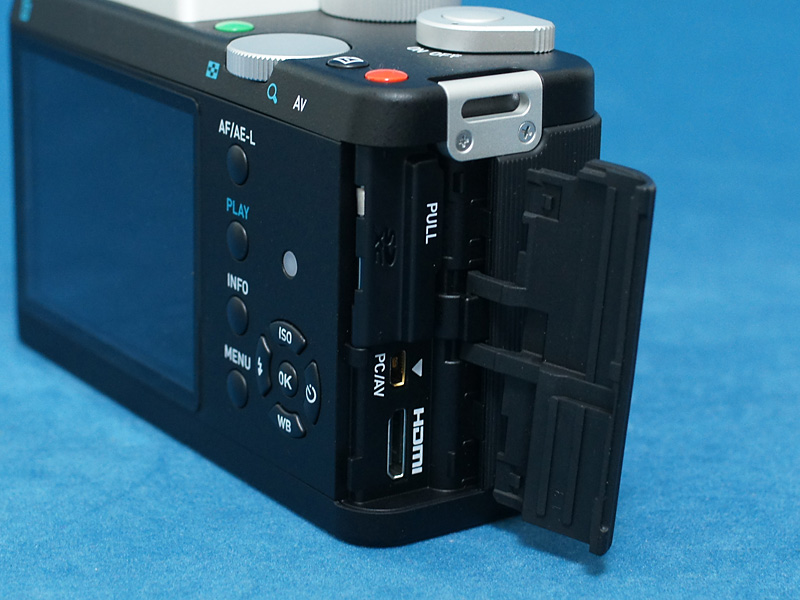 ペンタックス PENTAX K-01の徹底レビュー ミラーレスカメラ /monox