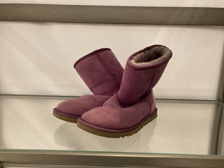 UGG】ピンクスウェードのムートンブーツ｜usebowl｜ショップニュース