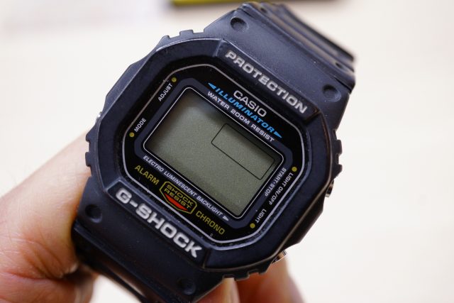 時計の電池がバッテリーアウトになったので、ちょっと交換してみた