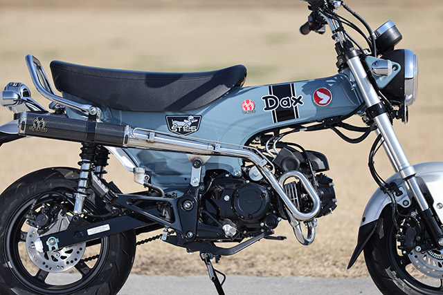 Dax125 | 忠さんが陣頭指揮をとってマフラーを開発していく実際の