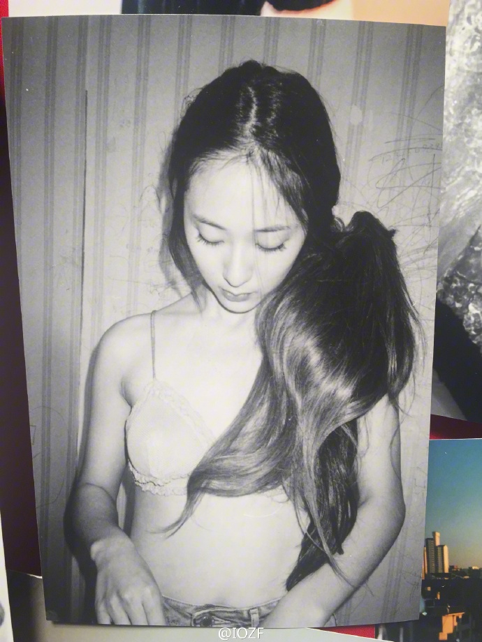 170218 f(Krystal) = 'I Don't Wanna Love You' Exhibition/Photobook